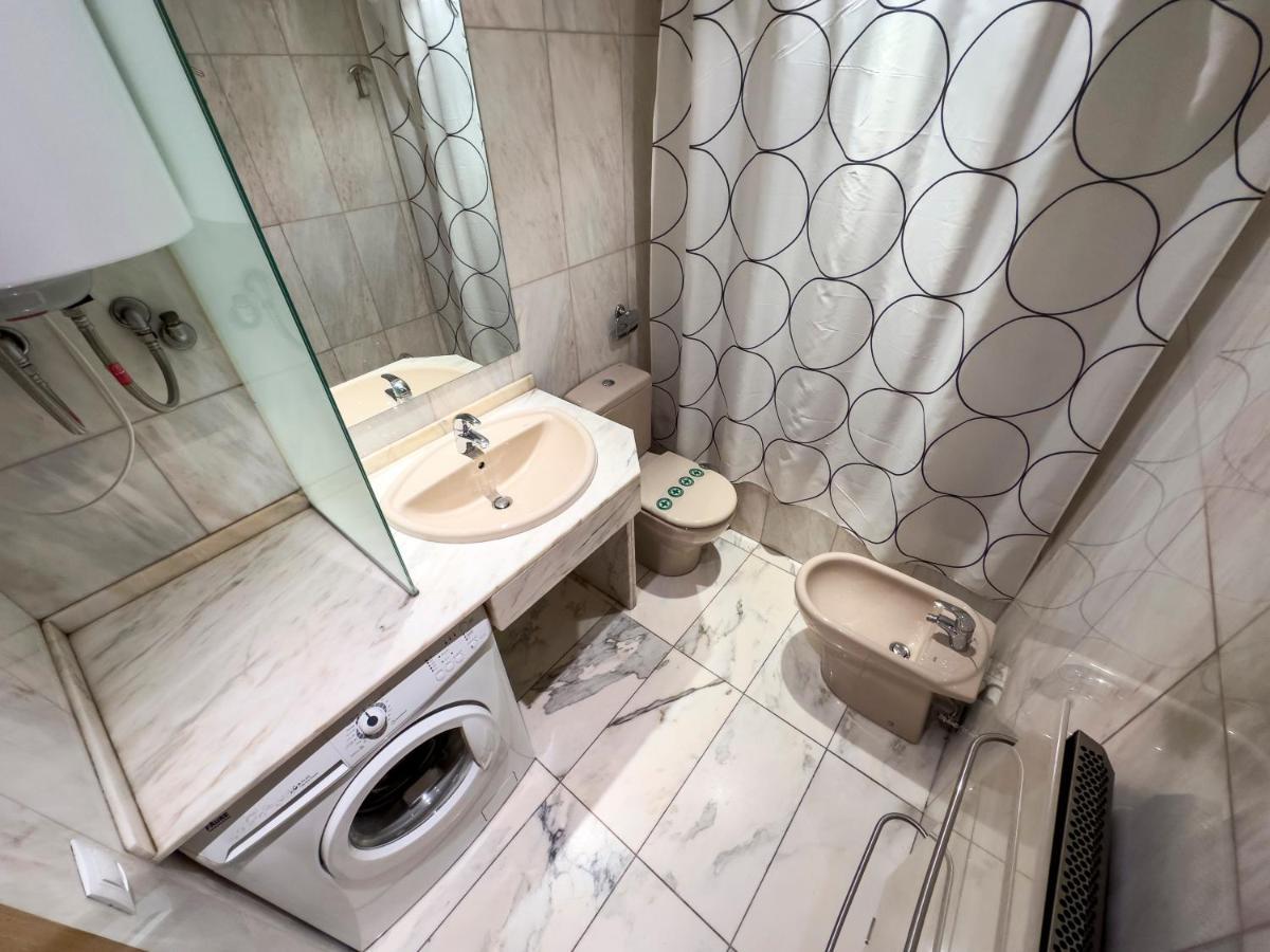 Nuria Pedrous Apartamento *